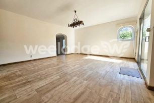 Maison à vendre 5 pièces de 127 m² à Saint-Martin-de-Crau