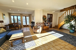Maison à vendre 6 pièces de 145 m² à Conflans-Sainte-Honorine