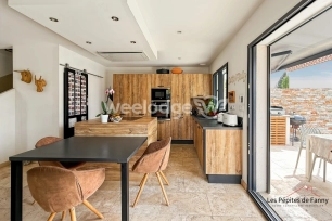 Maison à vendre 4 pièces de 96 m² à La Fare-les-Oliviers