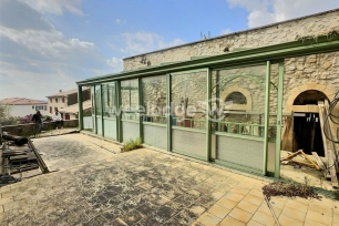 Maison à vendre 1 pièces de 169,3 m² à Lançon-Provence