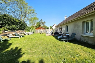 Maison à vendre 9 pièces de 220 m² à Éragny