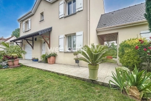 Maison à vendre 6 pièces de 103 m² à Maurecourt