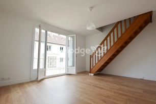 Appartement à louer 6 pièces de 110,7 m² à Rueil-Malmaison