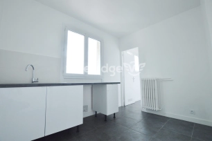 Appartement à louer 6 pièces de 110,7 m² à Rueil-Malmaison