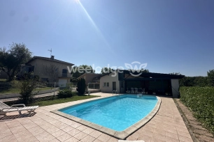 Maison à vendre 8 pièces de 163,95 m² à Brax