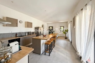 Maison à vendre 6 pièces de 138 m² à Mérindol
