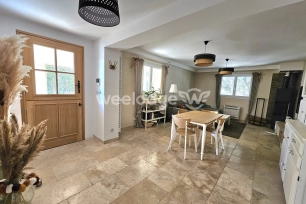 Maison à vendre 5 pièces de 140 m² à Lançon-Provence