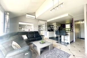 Maison à vendre 8 pièces de 163 m² à Jouy-le-Moutier