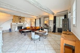 Maison à vendre 6 pièces de 270 m² à L'Isle-sur-la-Sorgue