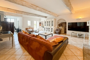 Maison à vendre 6 pièces de 270 m² à L'Isle-sur-la-Sorgue