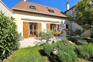 Maison à vendre 6 pièces de 116 m² à Conflans-Sainte-Honorine