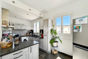 Maison à vendre 4 pièces de 200 m² à Courthézon