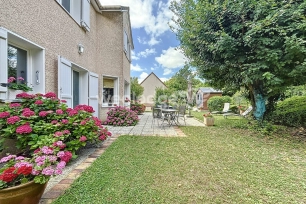 Maison à vendre 7 pièces de 146 m² à Chanteloup-les-Vignes