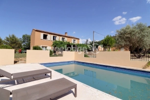 Maison à vendre 4 pièces de 143 m² à Auriol
