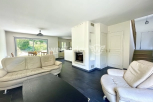 Maison à vendre 6 pièces de 123,9 m² à Jouy-le-Moutier