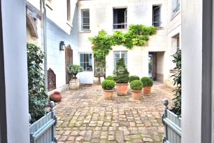 Maison à vendre 13 pièces de 370 m² à Loches
