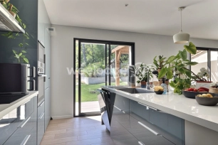Maison à vendre 5 pièces de 141,42 m² à Peynier