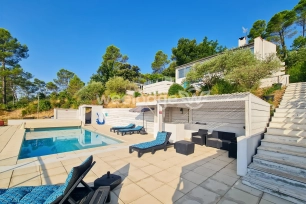 Maison à vendre 9 pièces de 161,01 m² à Esparron-de-Verdon