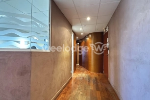 Local commercial à vendre 3 pièces de 64 m² à Le Pontet