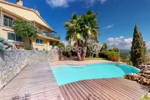 Maison à vendre 5 pièces de 142 m² à Mandelieu-la-Napoule