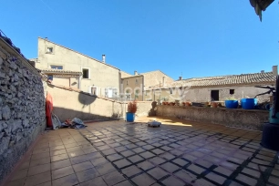 Maison vendu 4 pièces de 107 m² à Saint-Christol