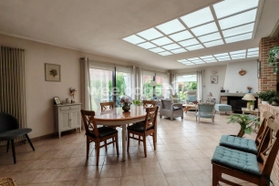 Maison à vendre 10 pièces de 208,5 m² à Marles-les-Mines