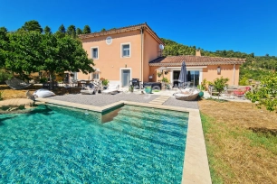 Maison à vendre 9 pièces de 316 m² à Gréoux-les-Bains