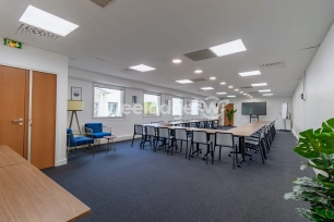 Local commercial à vendre 2 pièces de 93 m² à Osny