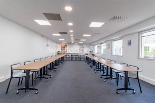 Local commercial à vendre 2 pièces de 93 m² à Osny