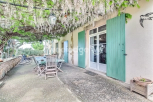 Maison à vendre 10 pièces de 558 m² à Saint-Chamas