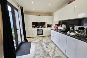 Maison à vendre 8 pièces de 156 m² à Conflans-Sainte-Honorine