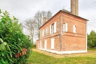 Maison à vendre 12 pièces de 232 m² à Lisieux