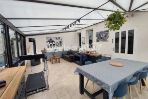 Maison à vendre 10 pièces de 300 m² à Mesnils-sur-Iton