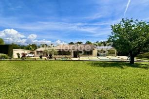 Maison à vendre 9 pièces de 225 m² à Montauroux