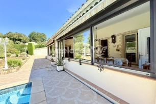 Maison à vendre 9 pièces de 225 m² à Montauroux