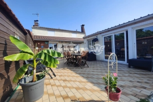 Maison à vendre 6 pièces de 126 m² à Rœulx