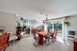 Maison à vendre 8 pièces de 216 m² à Sucy-en-Brie