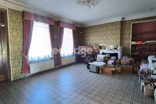 Maison à vendre 9 pièces de 140 m² à Saint-Remy-Chaussée