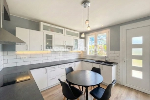 Maison à vendre 9 pièces de 180 m² à Perthes