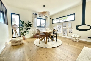 Maison à vendre 6 pièces de 142,15 m² à Jouy-le-Moutier