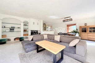 Maison à vendre 6 pièces de 153,02 m² à Tourrettes