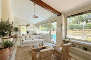 Maison à vendre 9 pièces de 225 m² à Mandelieu-la-Napoule