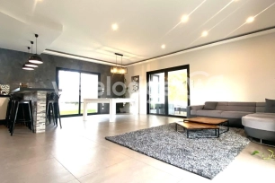 Maison à vendre 6 pièces de 165 m² à Montberon