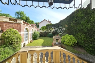 Maison à vendre 10 pièces de 250 m² à Conflans-Sainte-Honorine