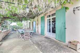 Maison à vendre 10 pièces de 558 m² à Saint-Chamas