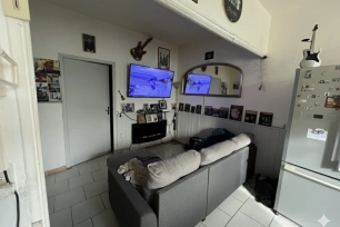 Immeuble à vendre à Meyrannes