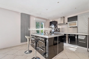 Maison à vendre 6 pièces de 166 m² à Éragny