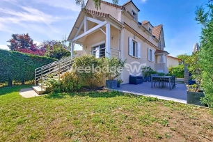 Maison à vendre 7 pièces de 165 m² à Conflans-Sainte-Honorine