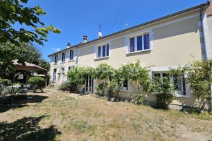 Maison à vendre 6 pièces de 133 m² à Conflans-Sainte-Honorine