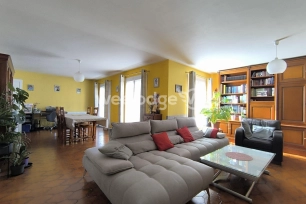 Maison à vendre 8 pièces de 161,05 m² à Conflans-Sainte-Honorine